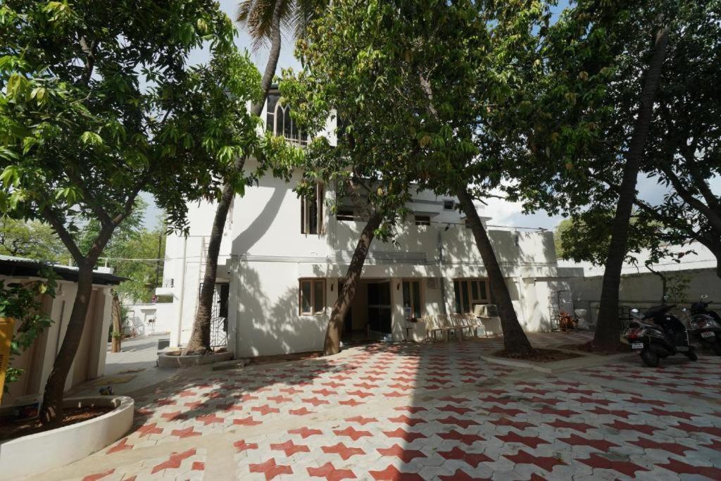 Sowmya Lodge Tiruchirappalli Exterior photo