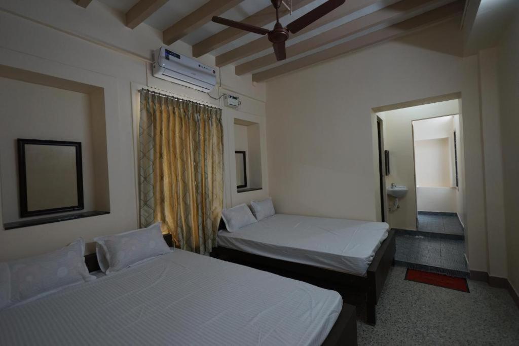 Sowmya Lodge Tiruchirappalli Exterior photo