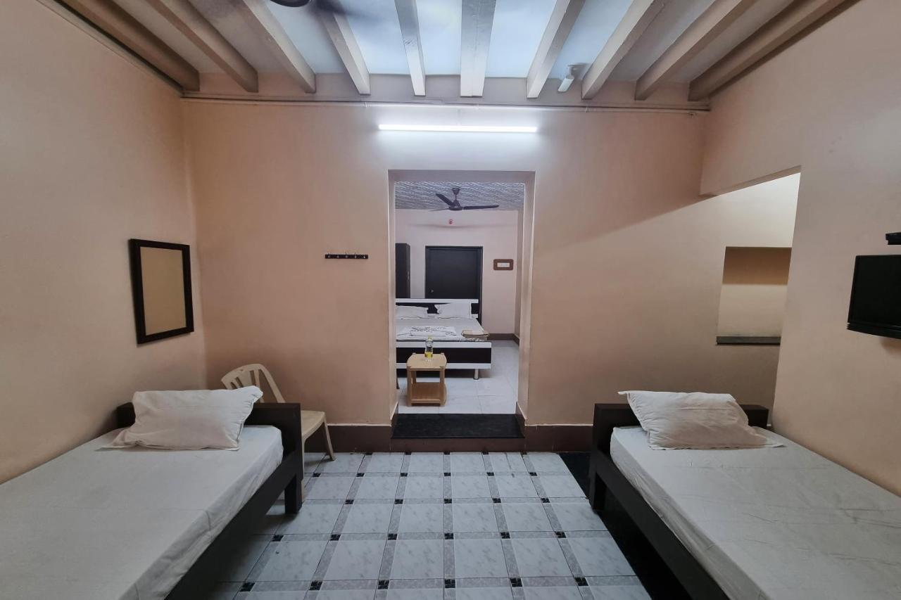 Sowmya Lodge Tiruchirappalli Exterior photo