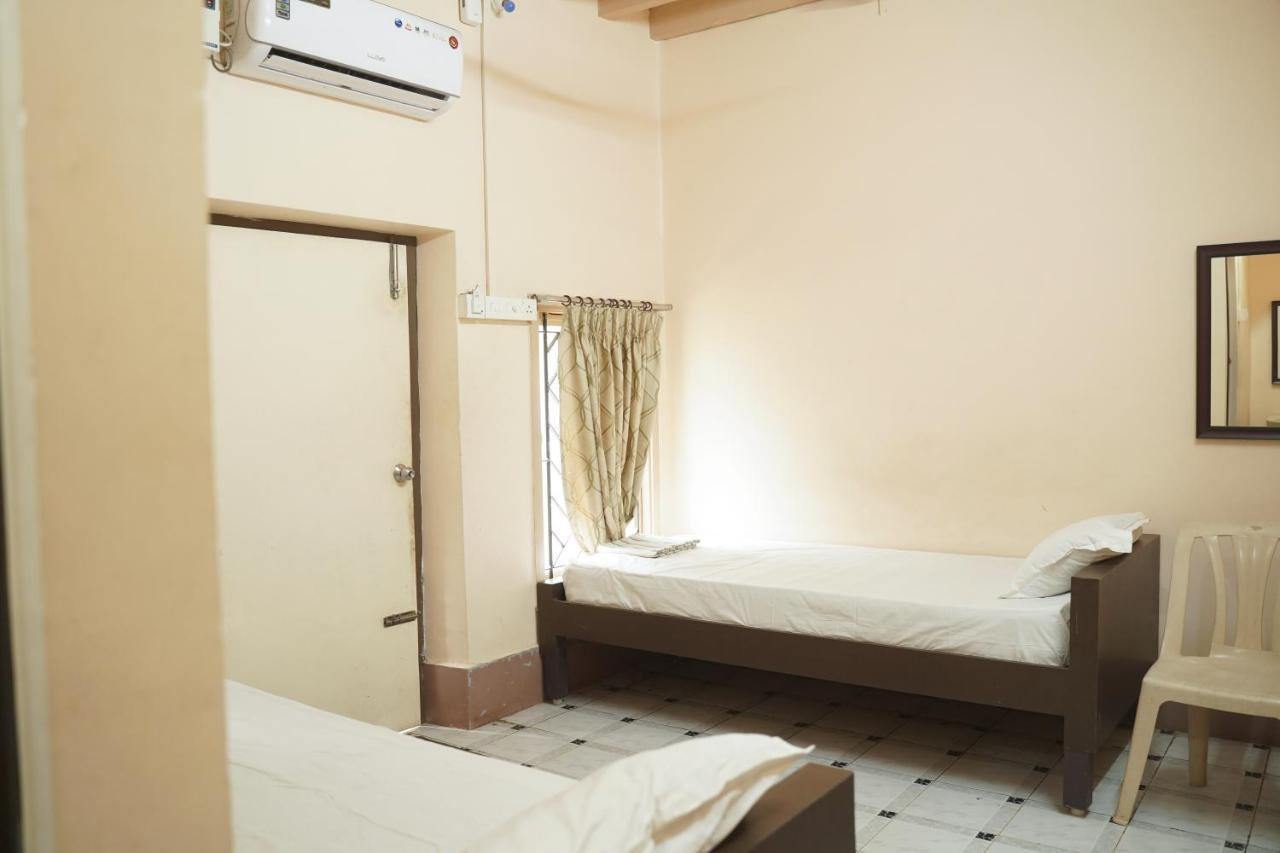 Sowmya Lodge Tiruchirappalli Exterior photo