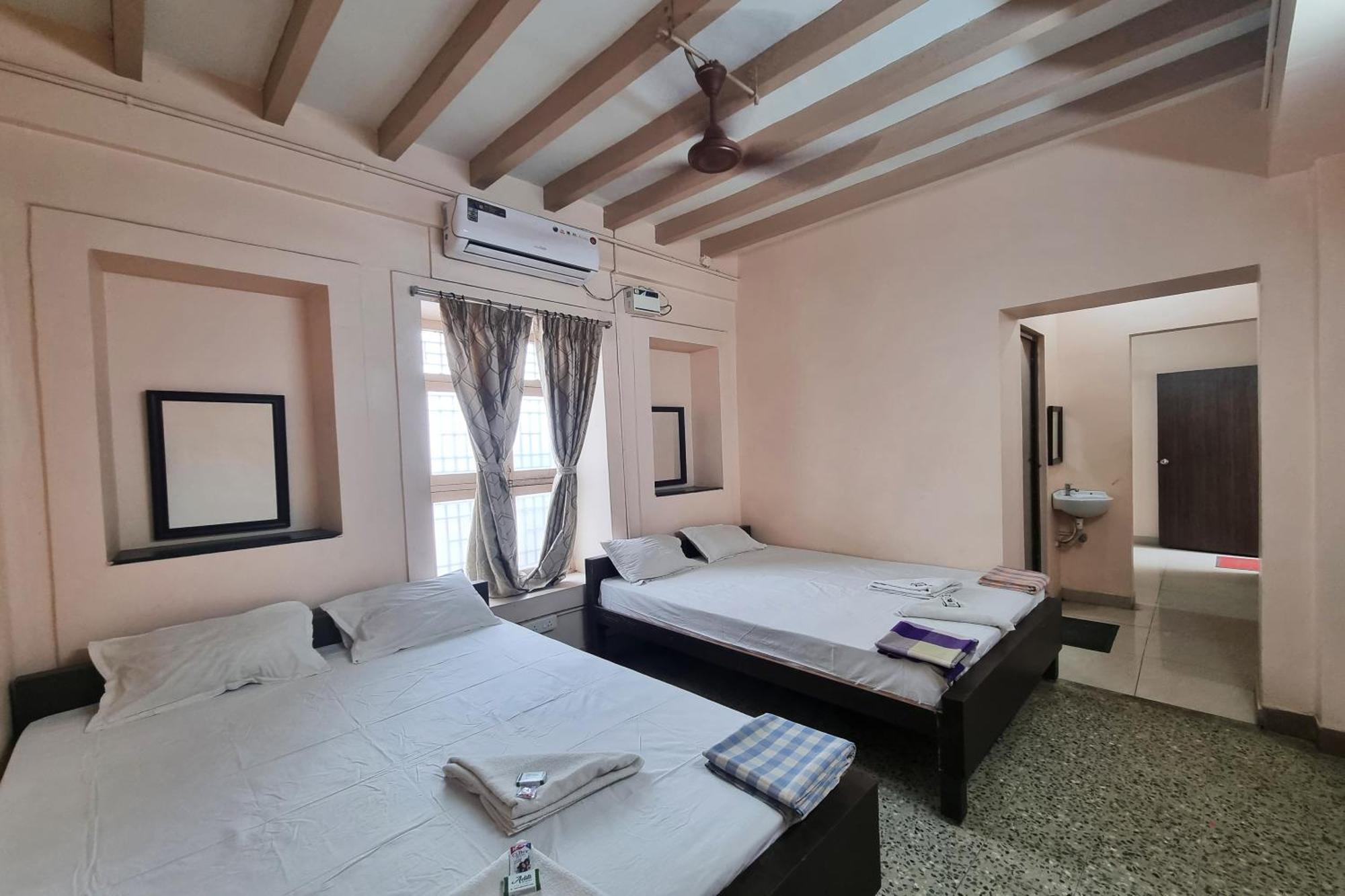 Sowmya Lodge Tiruchirappalli Exterior photo